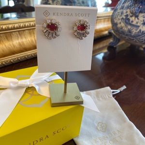 LIKE NEW KENDRA SCOTT ATTICUS STUDS